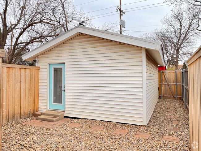 Building Photo - 2706 22nd St Unit Rear Rental