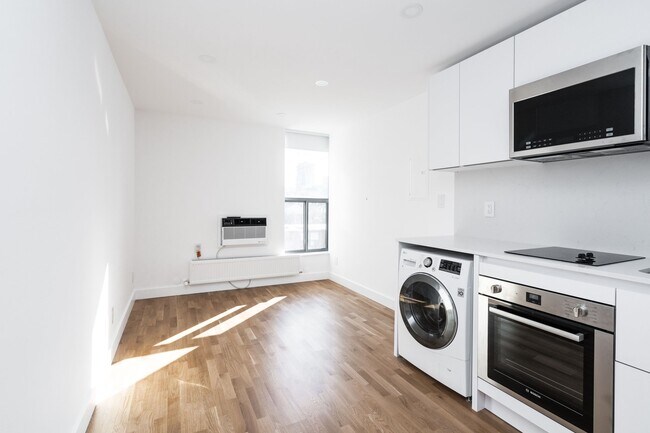 Photo - 798 Richmond Street West Unit 279