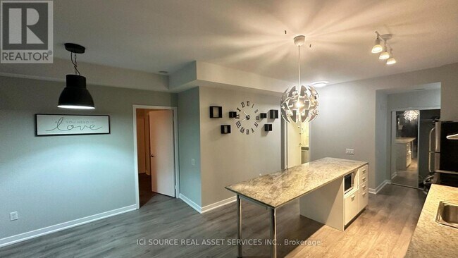 Photo - 29 Singer Ct Unité PH09