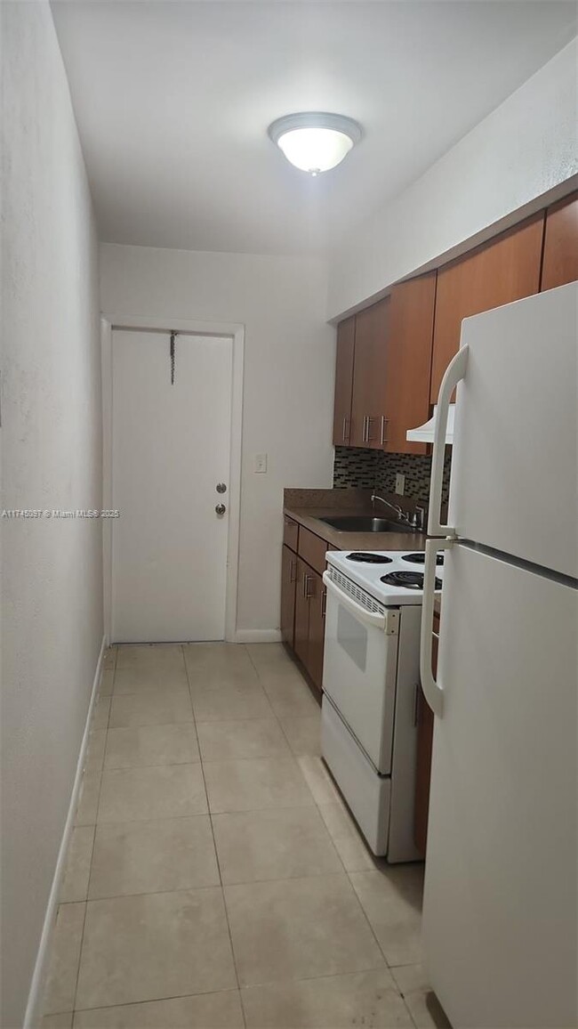 Photo - 16041 NE 18th Pl Apartment Unit 1