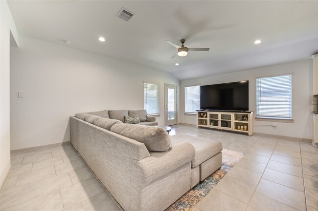 Photo - 4006 Elk Crk Ct