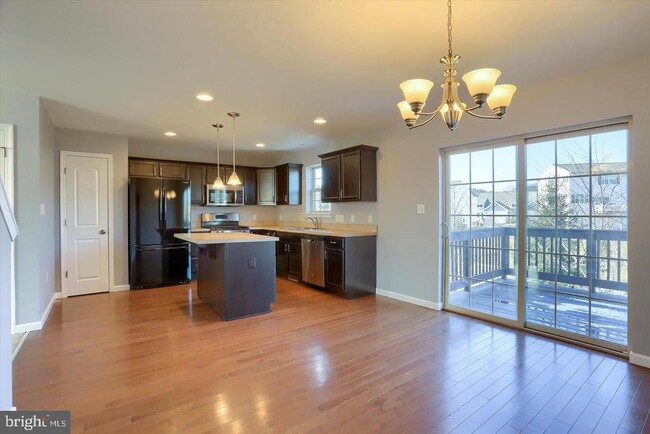 Building Photo - 723 Jonathan Ct