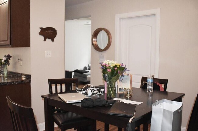 Photo - 1 bedroom in Chicago IL 60657 Unit 1S