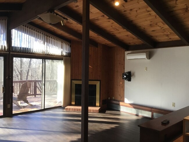 Photo - 850 Twin Oaks Dr