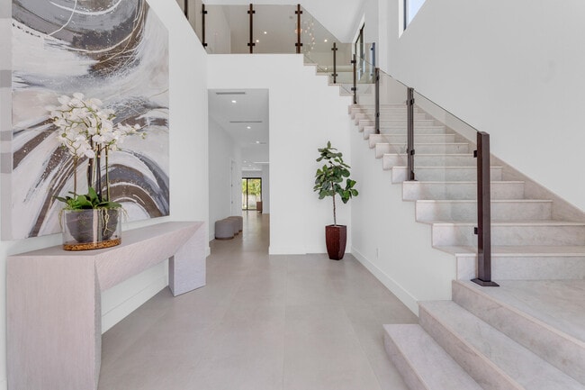 Photo - 239 NE 11th St