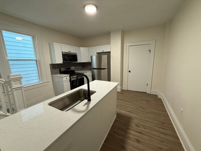 Photo - 975-977_MILLER AVE Unit 977