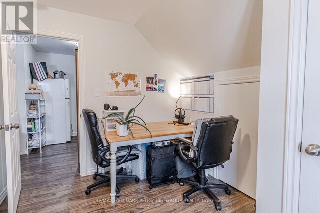 Photo - 42 Toronto St