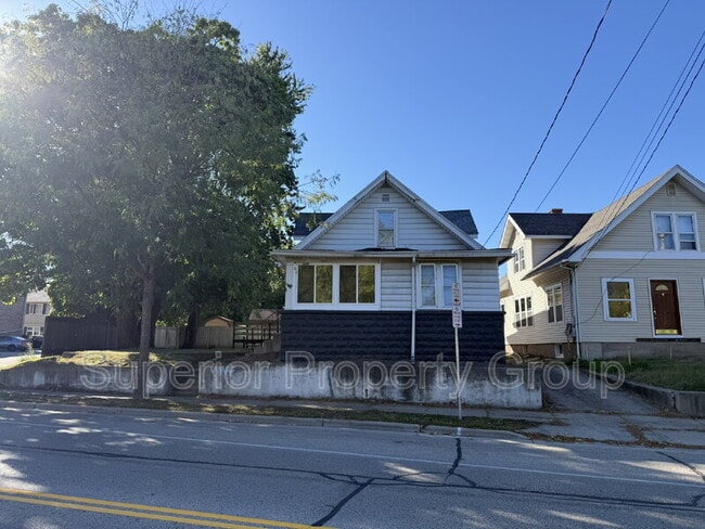 Photo - 18 N Fair Oaks Ave