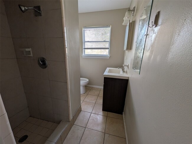 Photo - 515 Broad Ripple Dr