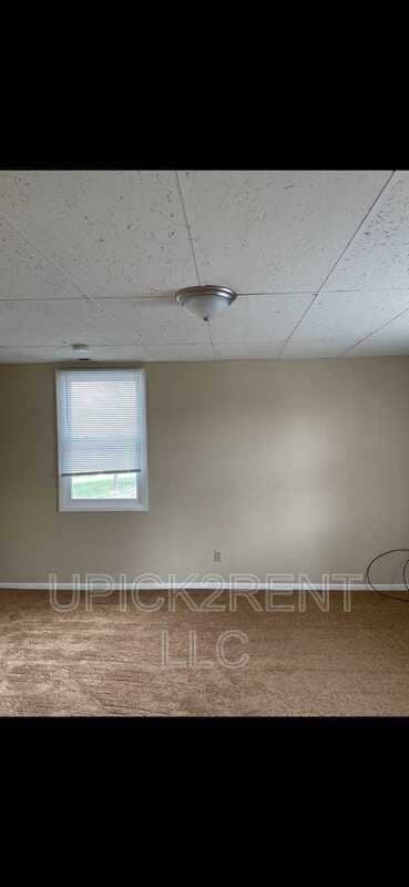 Photo - 11301 Main St