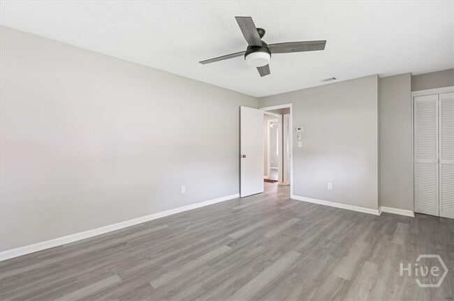 Building Photo - 2111 Hawthorne St Rental