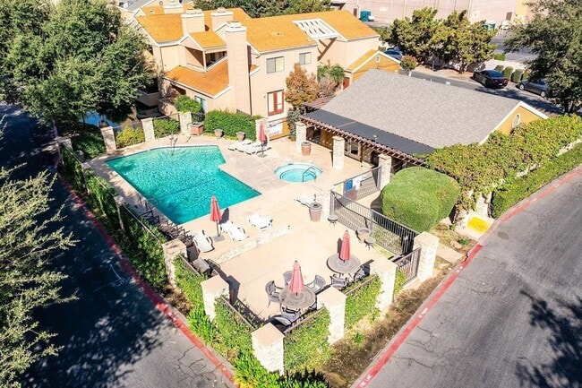 Photo - 7675 N First St Unidad 138