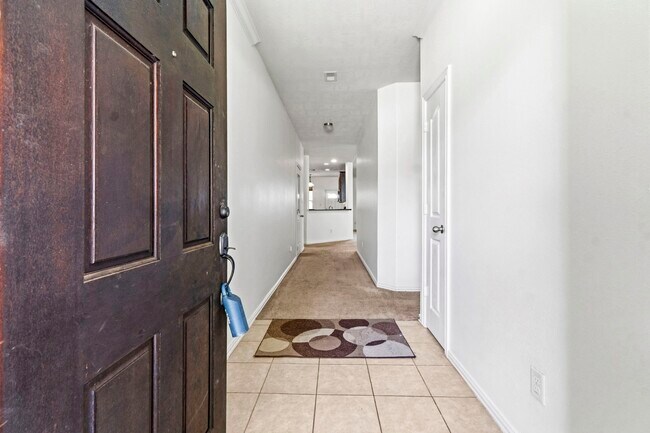 Photo - 8203 Loetsch Ridge Way