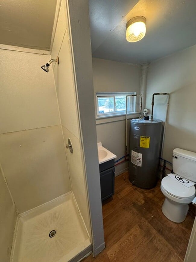 Photo - 716 Baxter St Unit APT. 2