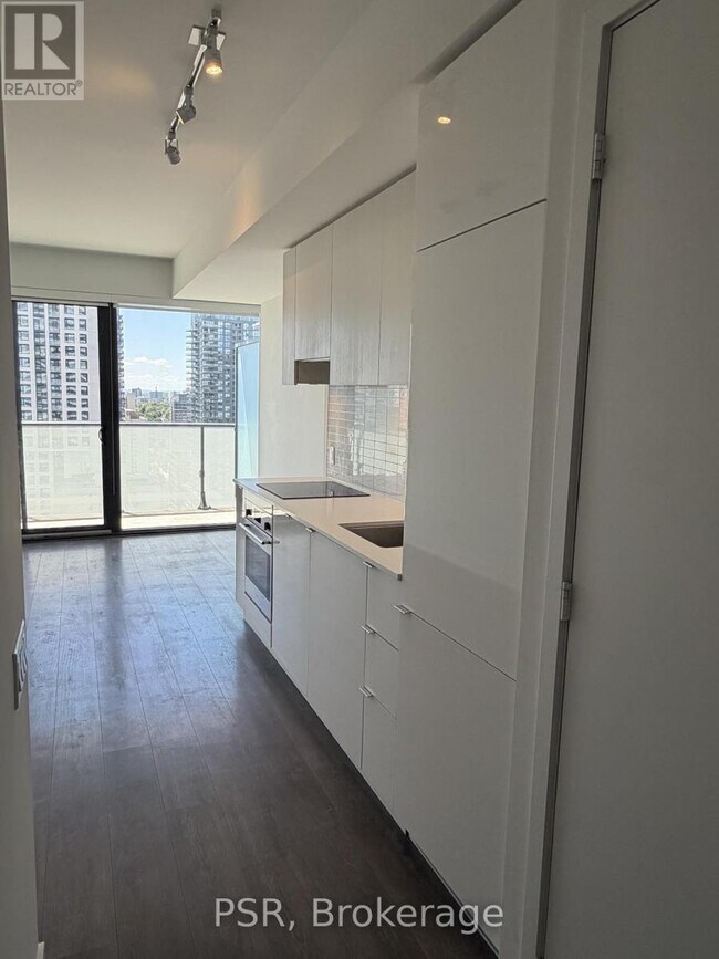 Photo - 161 Roehampton Ave Unit 2712