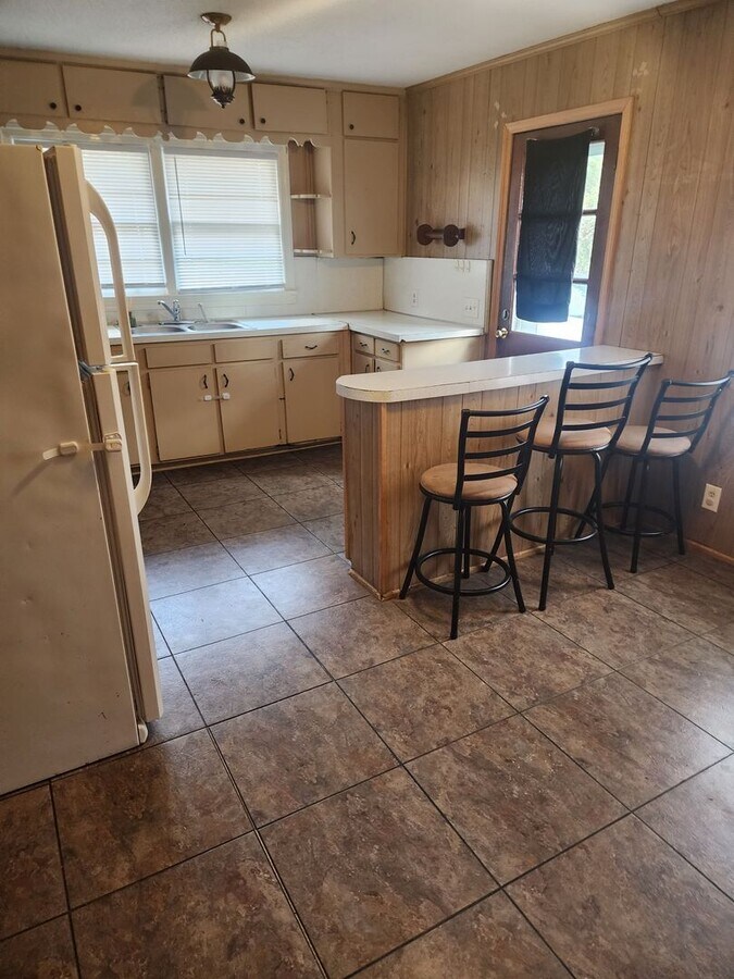 Photo - 1104 Heatherwood