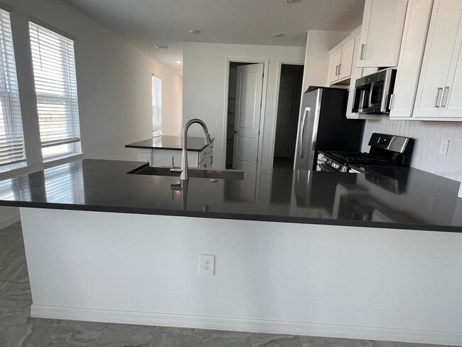 Photo - 5274 Kildare Pl