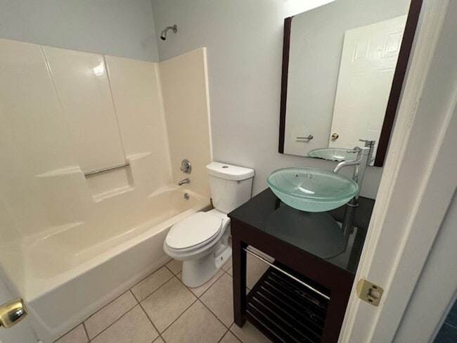 Photo - 885 Park Pl NE