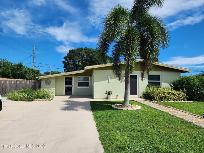 Photo - 833 Cronin Ave