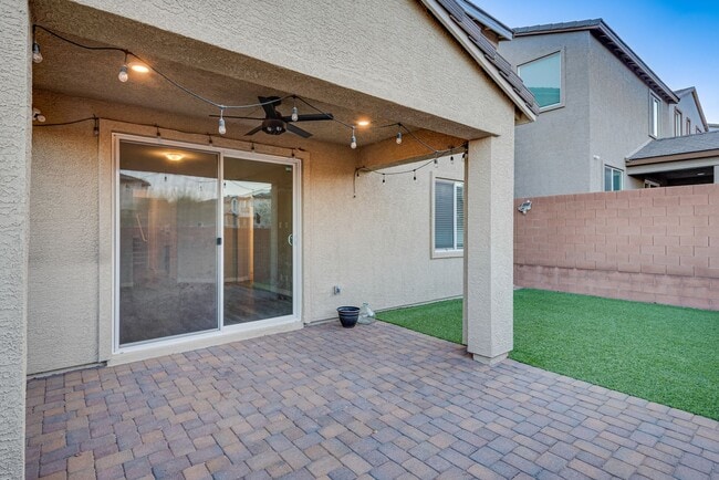 Photo - Like new, split-level, 3 bed, 2.5 bath, with bonus room & Strip views in West Las Vegas!