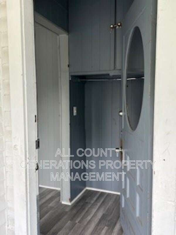 Photo - 3110 W 84th St