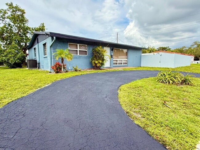 Building Photo - 2240 N 57th Way Rental