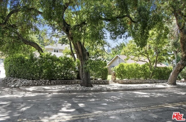 Photo - 130 S Arroyo Blvd