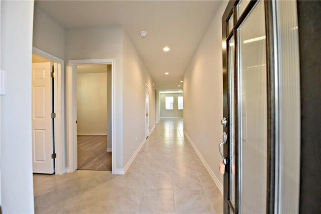 Building Photo - 544 John Muir Trl