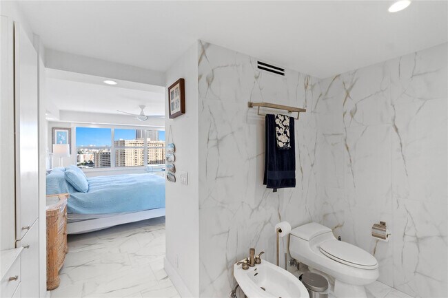 Photo - 121 Golden Isles Dr