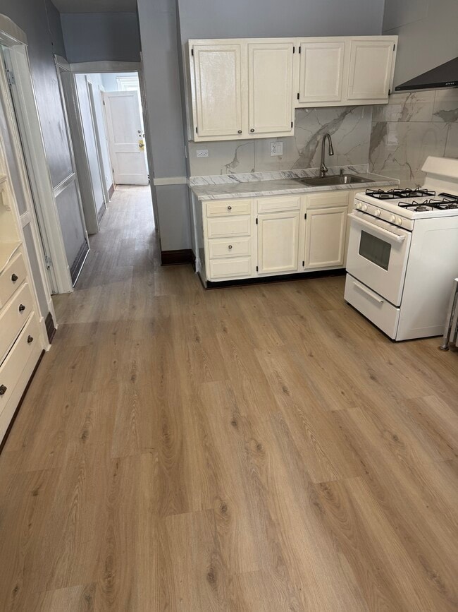 Photo - 3344 S Wood St Unit Apartment 1