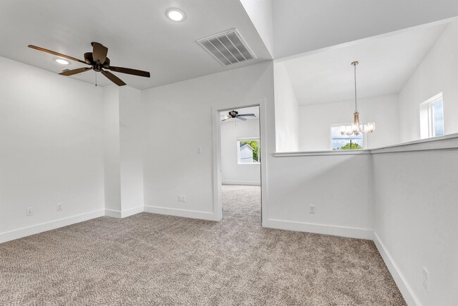 Photo - 214 Lynn Dr