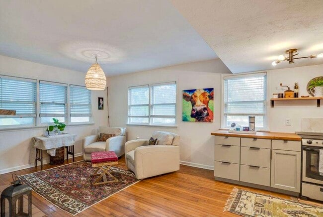 Photo - 360 S Franklin Blvd Unidad 23