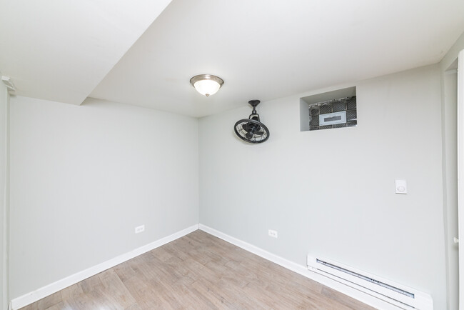 Photo - 1431 W Flournoy St Apartments Unit Garden