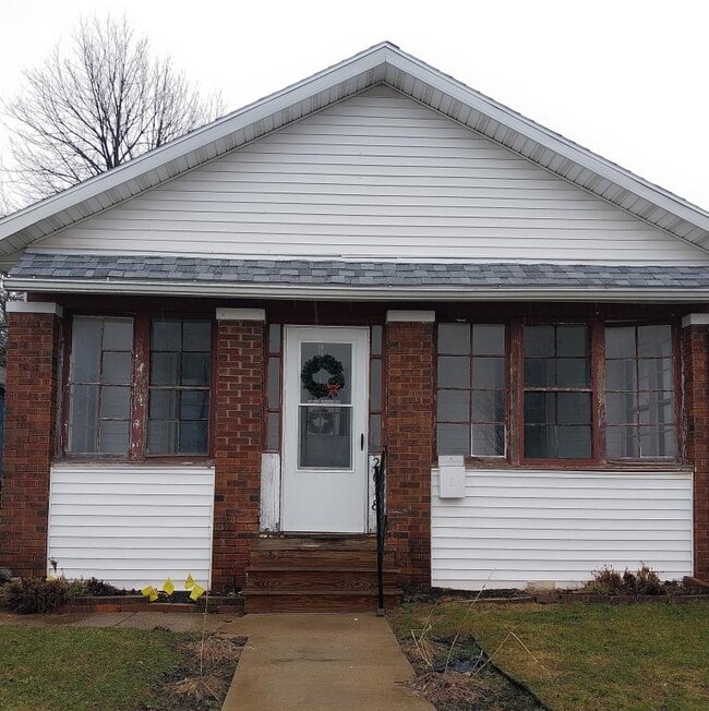 Building Photo - 2018 Kemble Ave