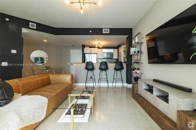 Building Photo - 300 S Biscayne Blvd Unit T-3307 Rental