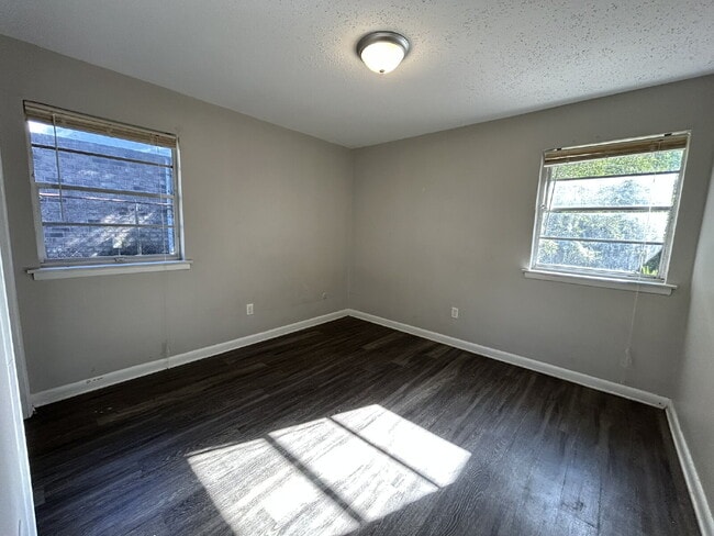 Photo - Duplex For Rent