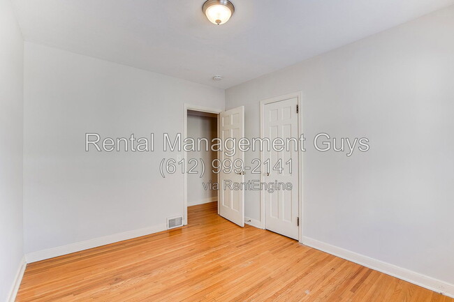 Photo - 3714 Kipling Ave