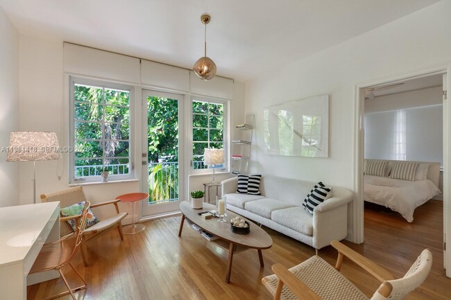 Building Photo - 739 11th St Unit 12