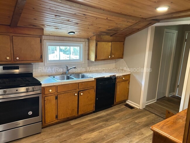 Photo - 1312 Knox St