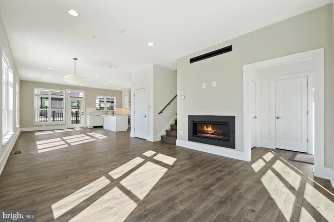 Photo - 11300 Emerald Park Rd