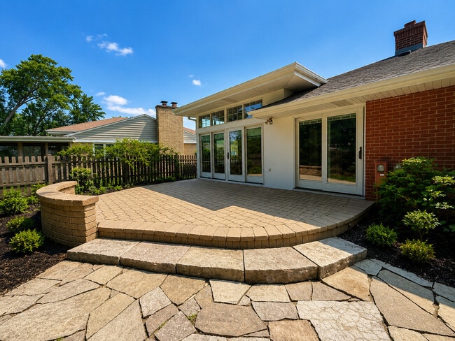 Photo - 924 Brookline Ln