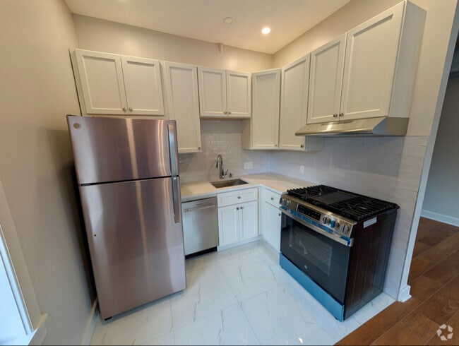 Building Photo - 660 N High St Unit 4 Rental