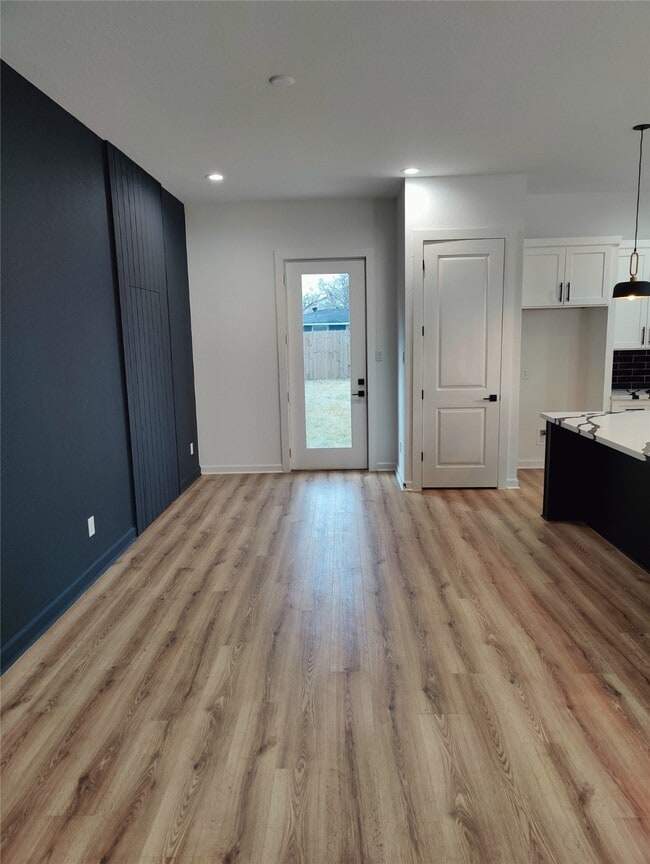 Building Photo - 5228 Dewberry St Rental