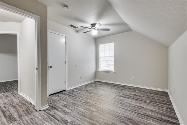 Photo - 321 Queens Ct S