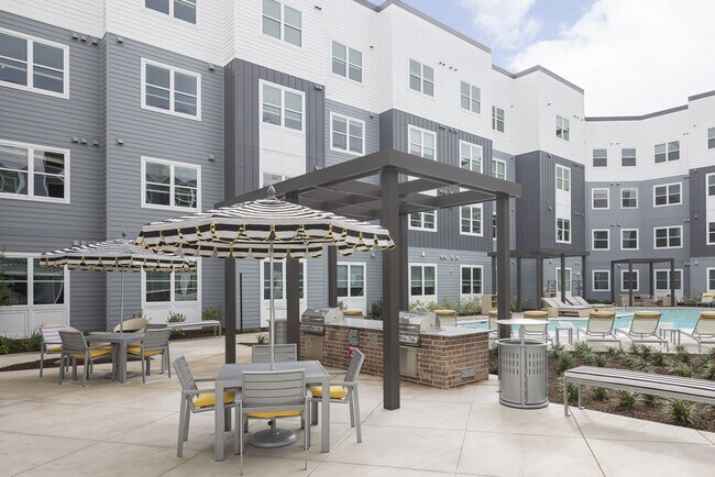 Broadstone Amarra apartments — community photo