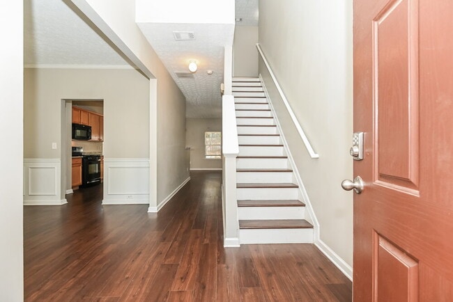 Photo - 415 Norton Xing