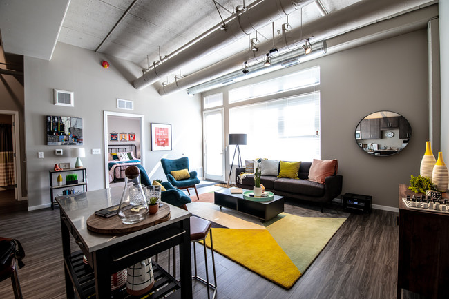 Building Photo - Southsider Rental