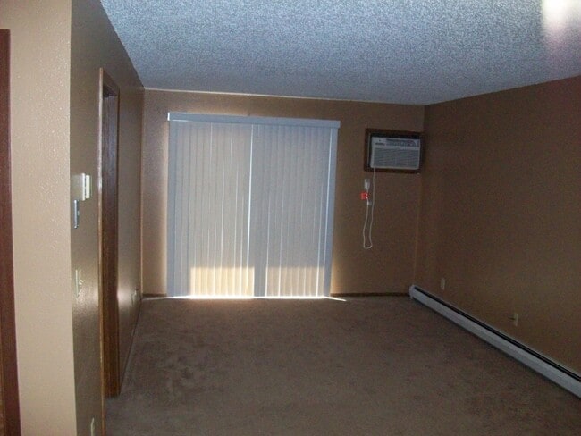 Photo - 2208 E Divide Ave Unidad 1