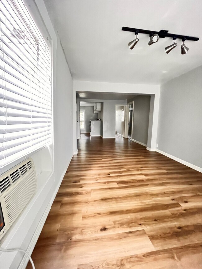 Photo - 911 Byrne St Unidad 8