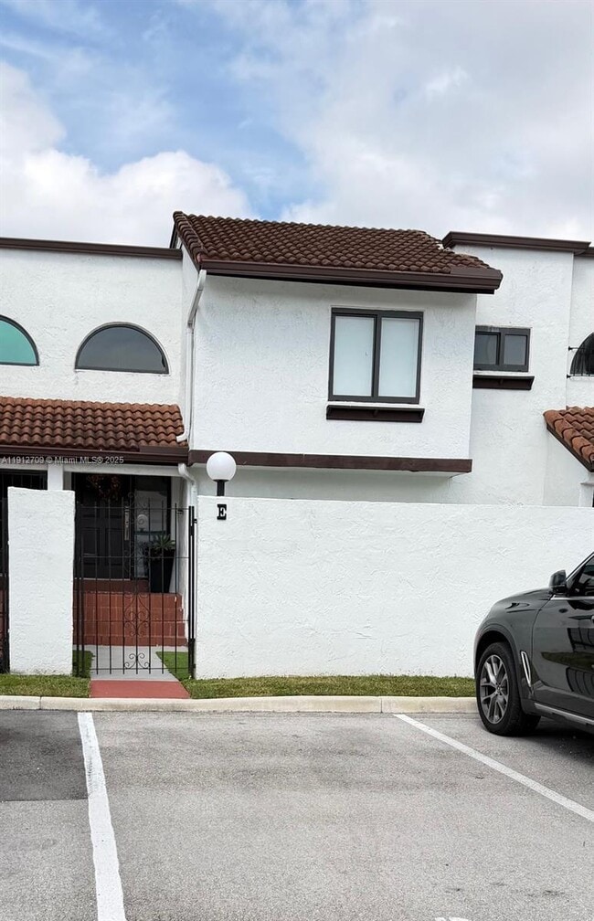 Photo - 1271 SW 124th Ct Unidad 2-E